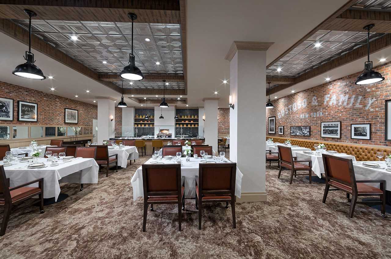 The Watermark at Brooklyn Heights dining area with seats and tables.