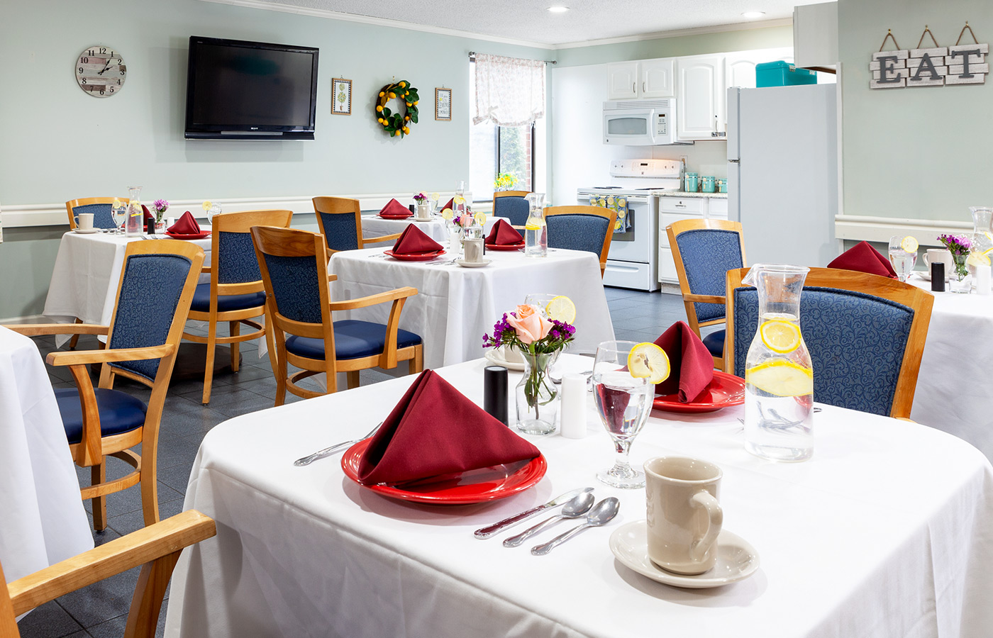 A dining area at The Legacy at Grand 'Vie.