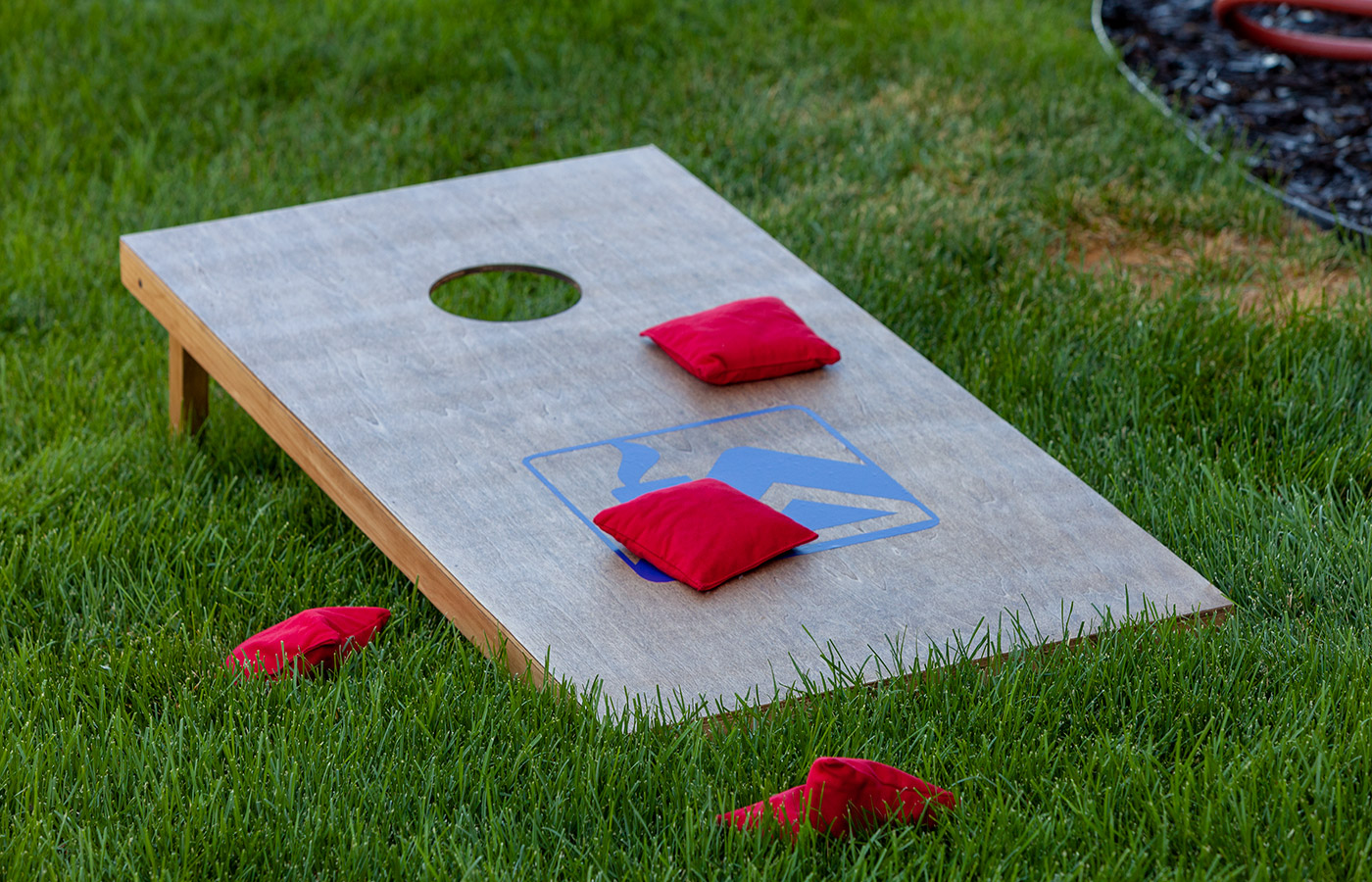 Game of cornhole.