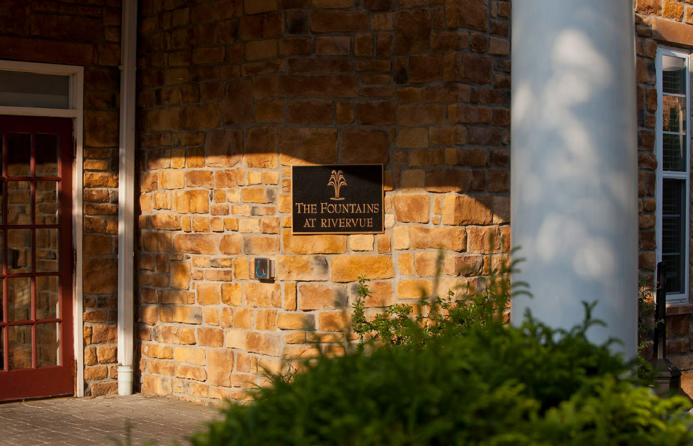 The Fountains at RiverVue exterior building signage.