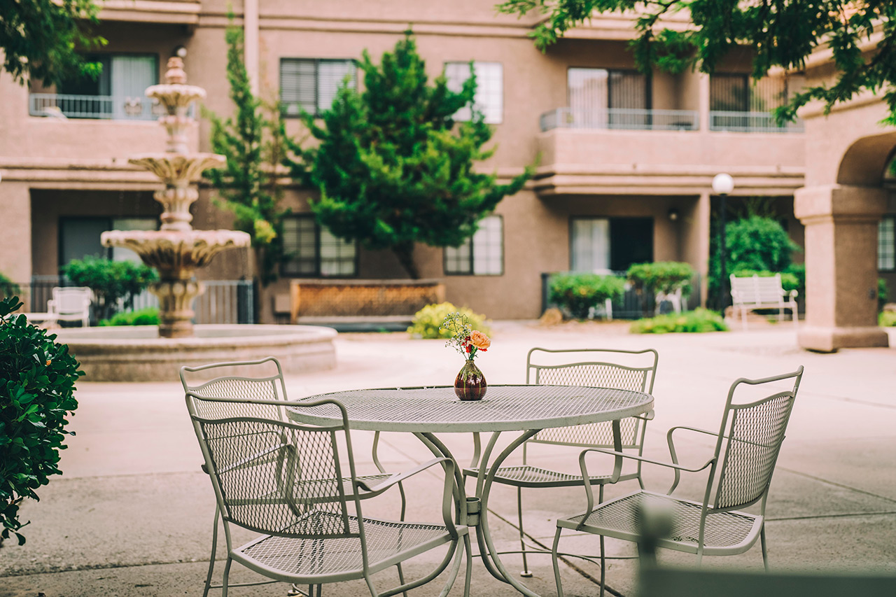 The patio at The Fountains at La Cholla.