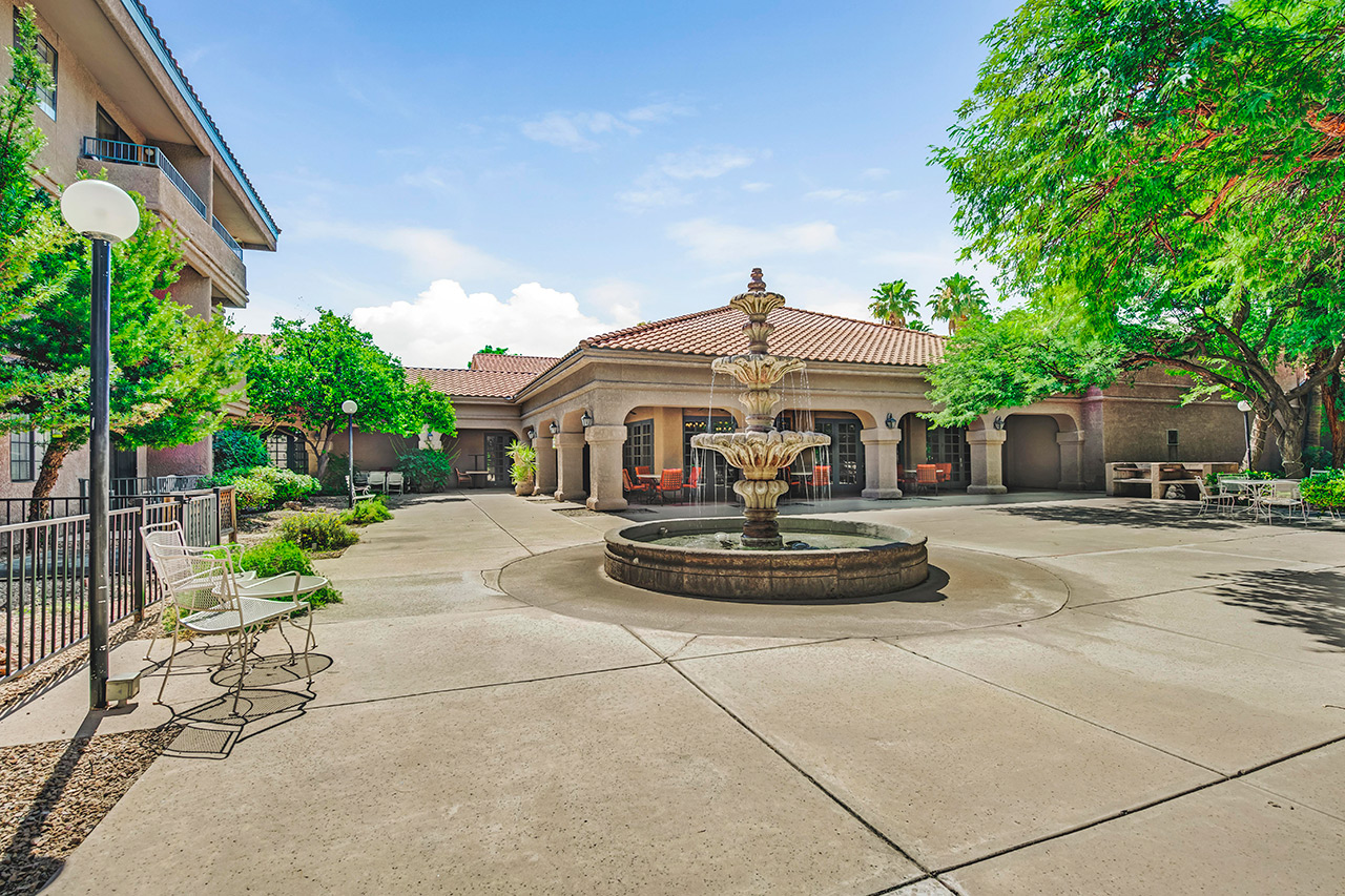 The exterior of The Fountains at La Cholla.