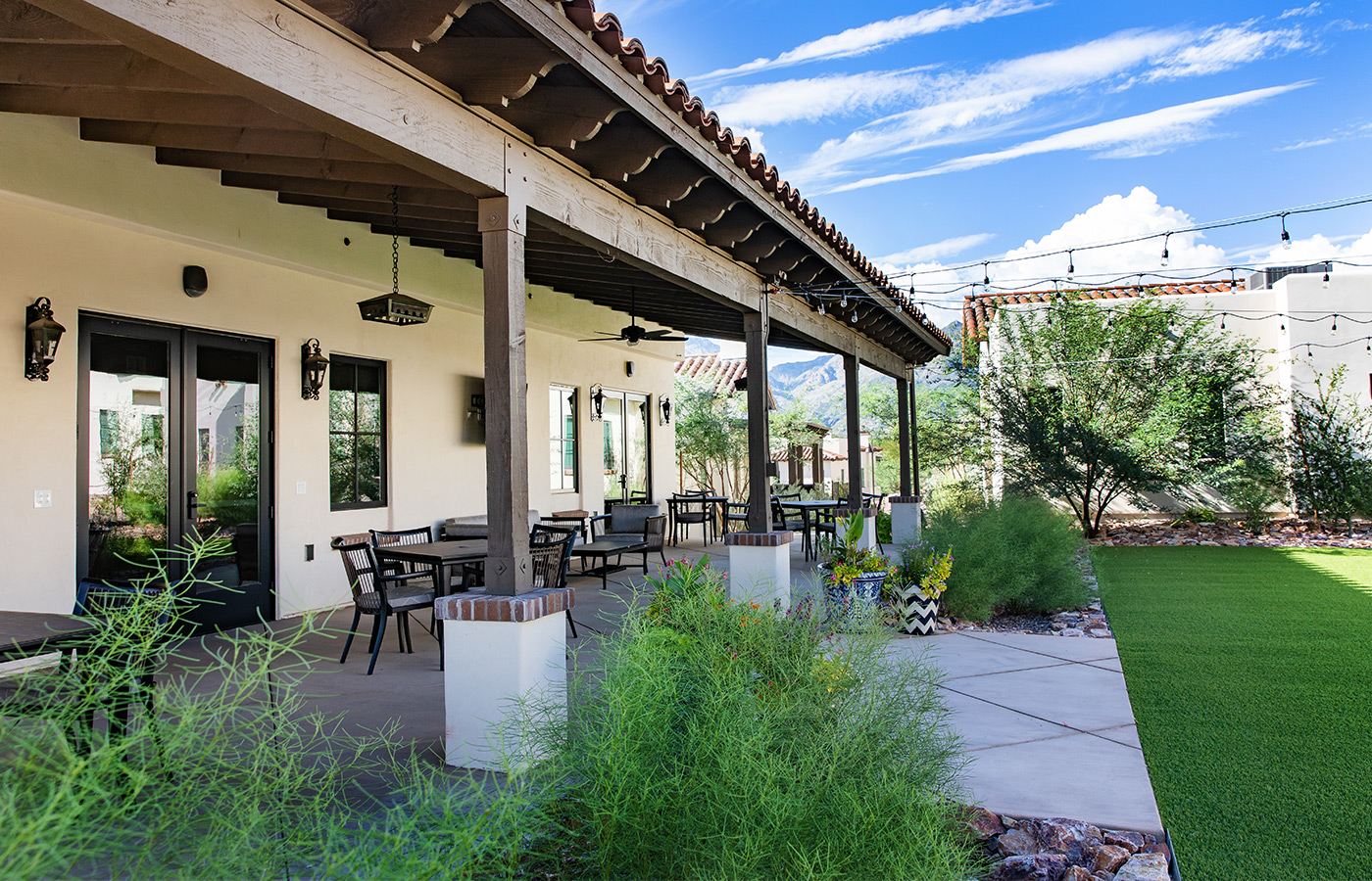 The Hacienda at the Canyon exterior building. 