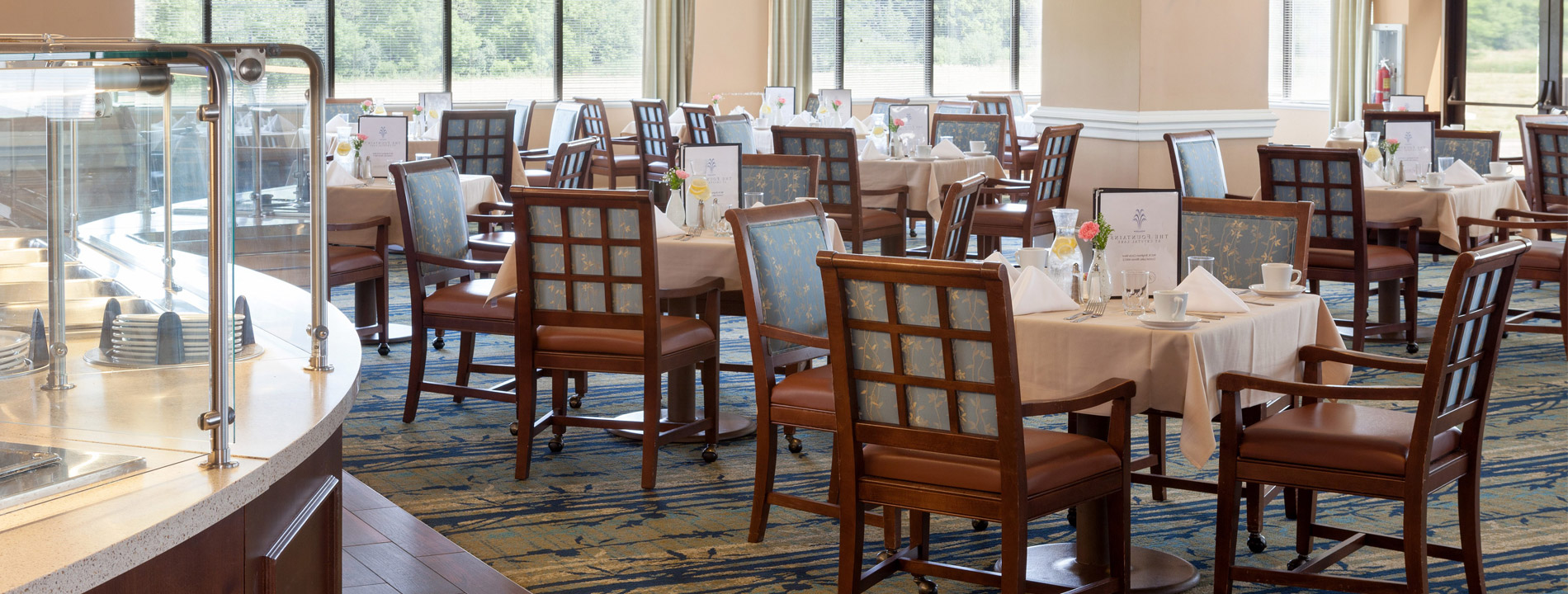 A dining area at The Fountains at Crystal Lake.