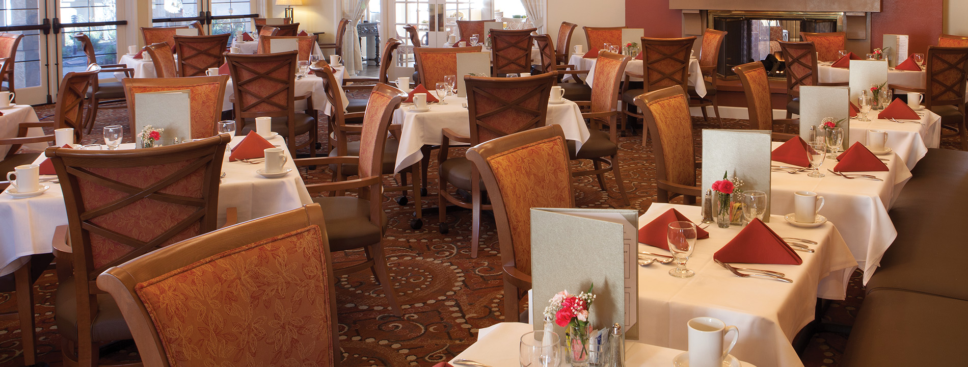 A dining area at The Watermark at Rosewood Gardens.